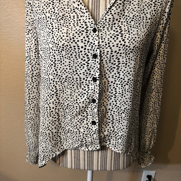 SHEIN Blouse Small White Monochrome Black Polka Dot Hi-Low Button-Up Long Sleeve - Picture 4 of 16